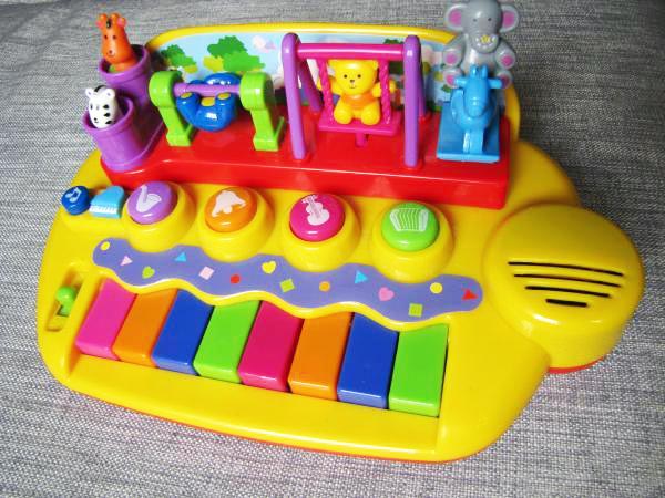 Развивающая игрушка - Пианино с животными на качелях  
